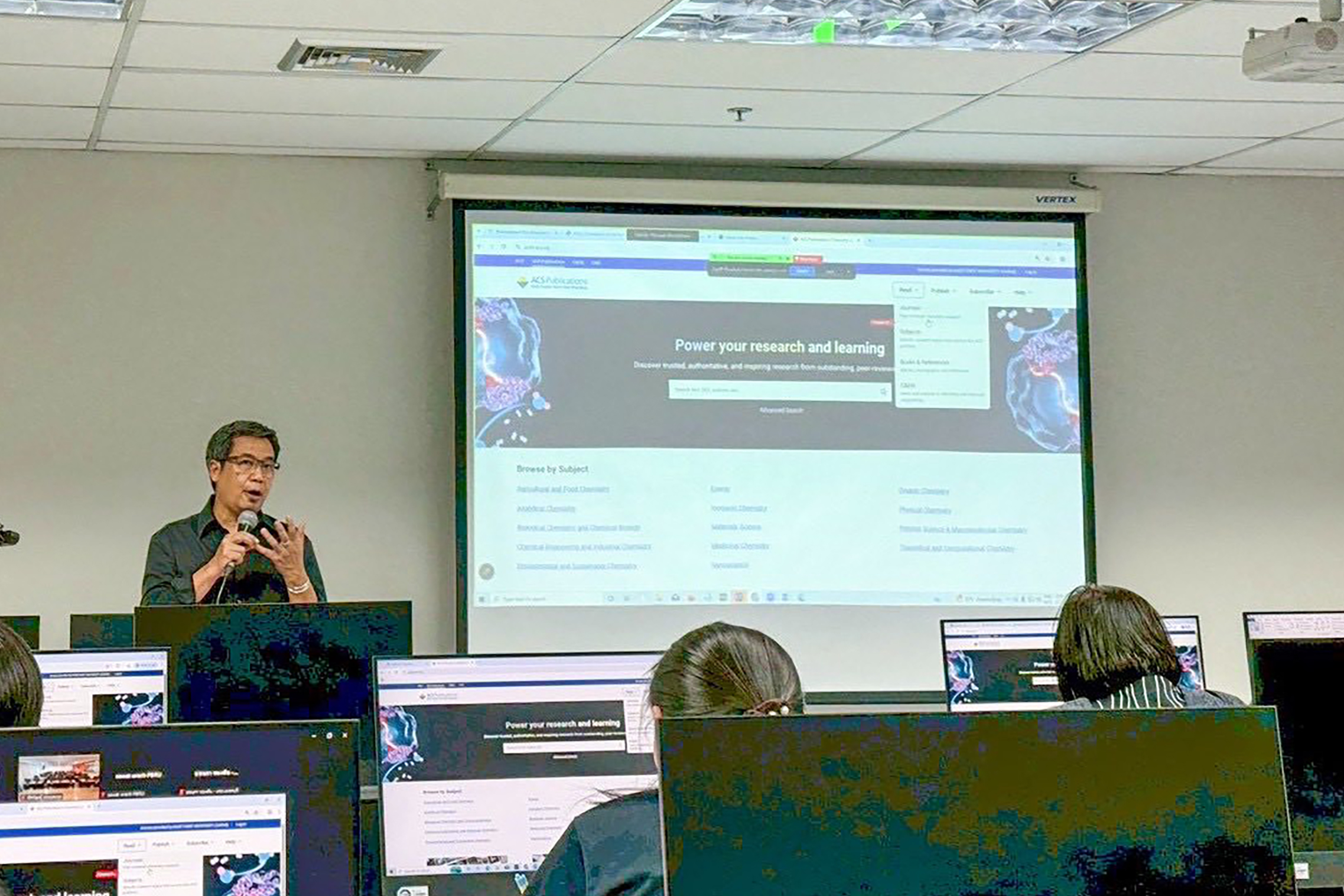 บุคลากรเข้าร่วมอบรมการใช้งานฐานข้อมูล